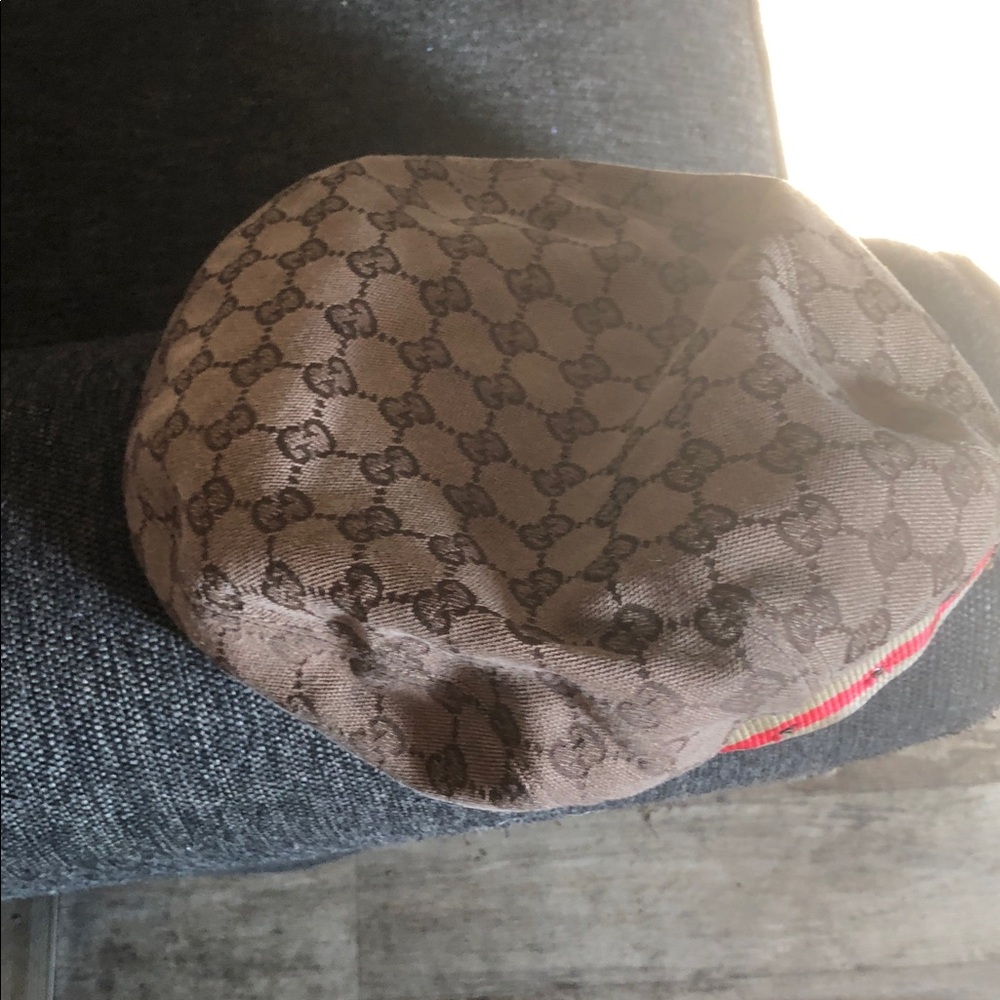 Gucci Beige Monogram Beret with Red Trim